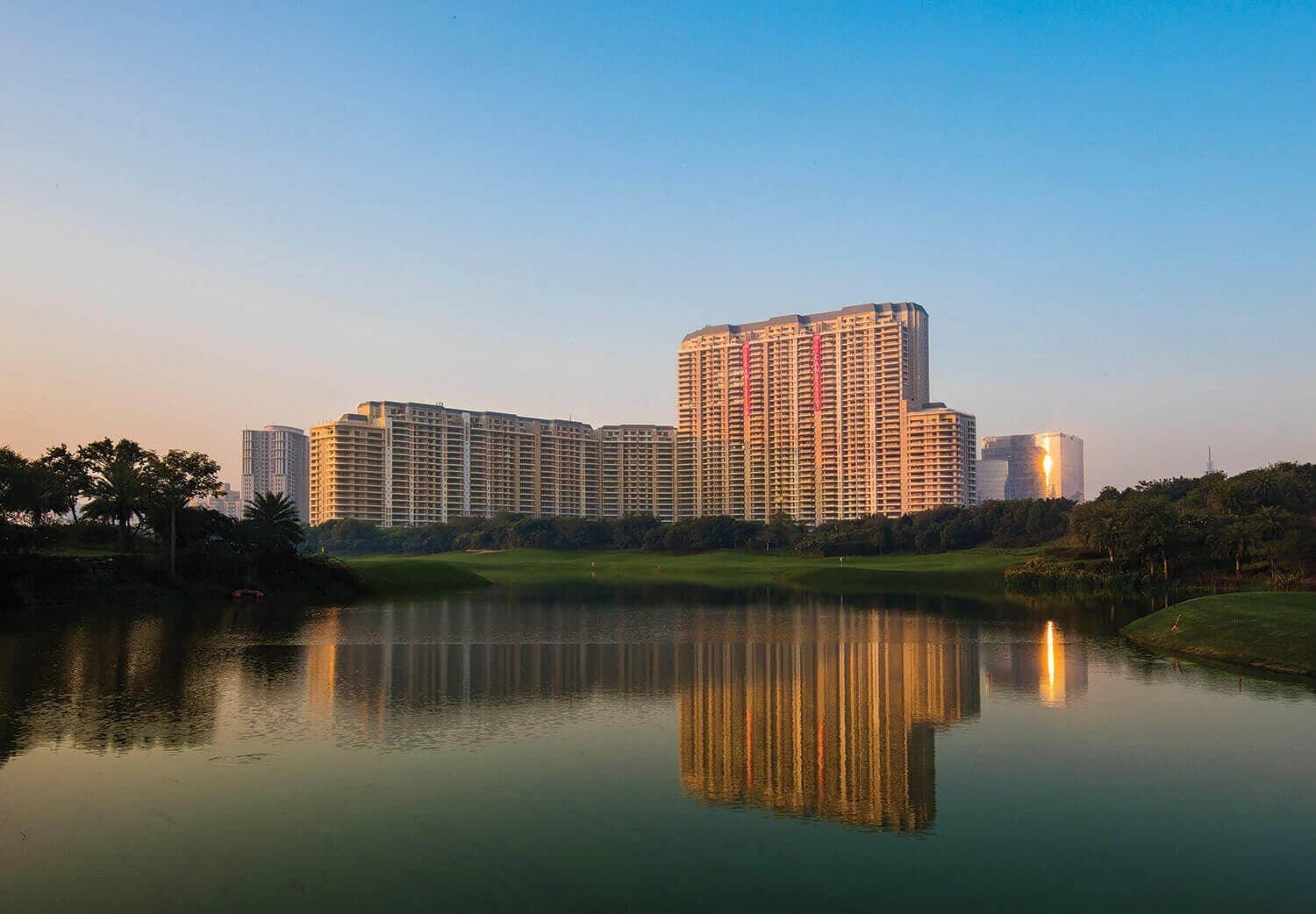 DLF The Camellias — residential skyline and golf-course setting
